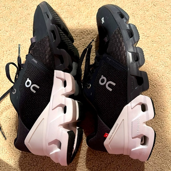 ON CLOUD Womens Cloudflyer 4 (NWOB) Cloudtec technology- Never worn. MINT! 8.0M - Picture 5 of 11